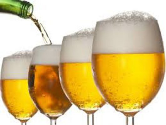 Bia kích thích sự phát triển của nang tóc giúp tóc mọc nhanh dài và dày hơn.